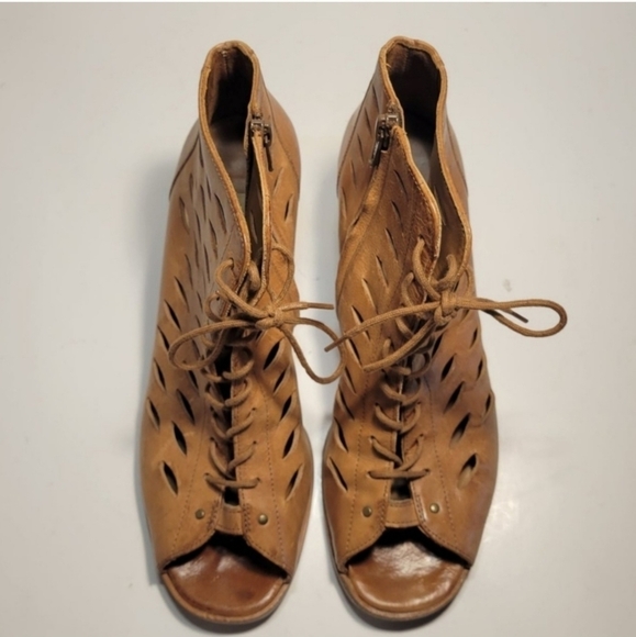 Paul Green Bali Brown Bootie Block Heel Lace Up Cut Out Detail US 9/UK 6.5 - Picture 2 of 10